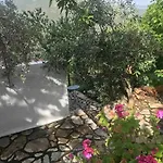 Theisoa.old Little House In The Garden . Andritsaina. Ferienhaus *