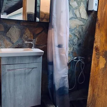 Vakantiehuis Theisoa.old Little House In The Garden . Andritsaina. Andrítsaina