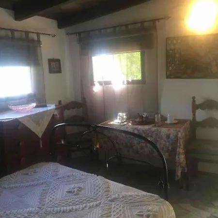 Theisoa.old Little House In The Garden . Andritsaina. * Andrítsaina