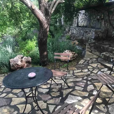 Tatil Evi Theisoa.old Little House In The Garden . Andritsaina.
