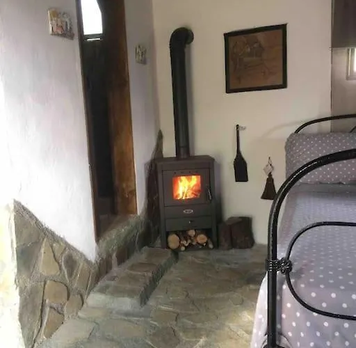 Semesterbostad Theisoa.old Little House In The Garden . Andritsaina. Andritsaina