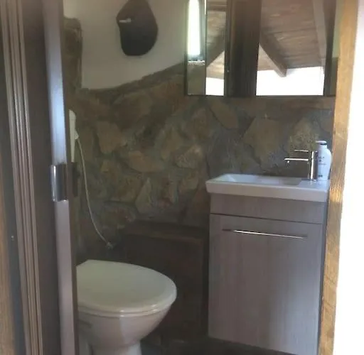 Nyaraló Theisoa.old Little House In The Garden . Andritsaina. Andrícena