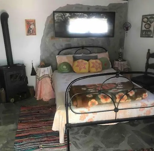 펜션 Theisoa.old Little House In The Garden . Andritsaina. *