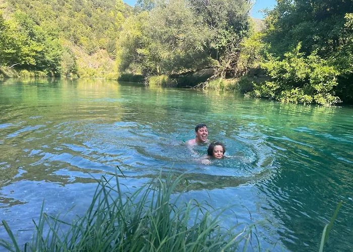 펜션 Theisoa.old Little House In The Garden . Andritsaina.