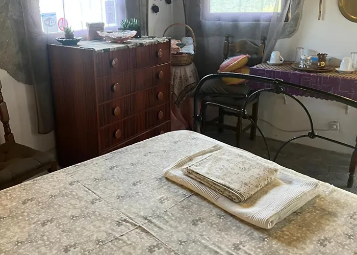 Theisoa.old Little House In The Garden . Andritsaina. Nyaraló Andrícena